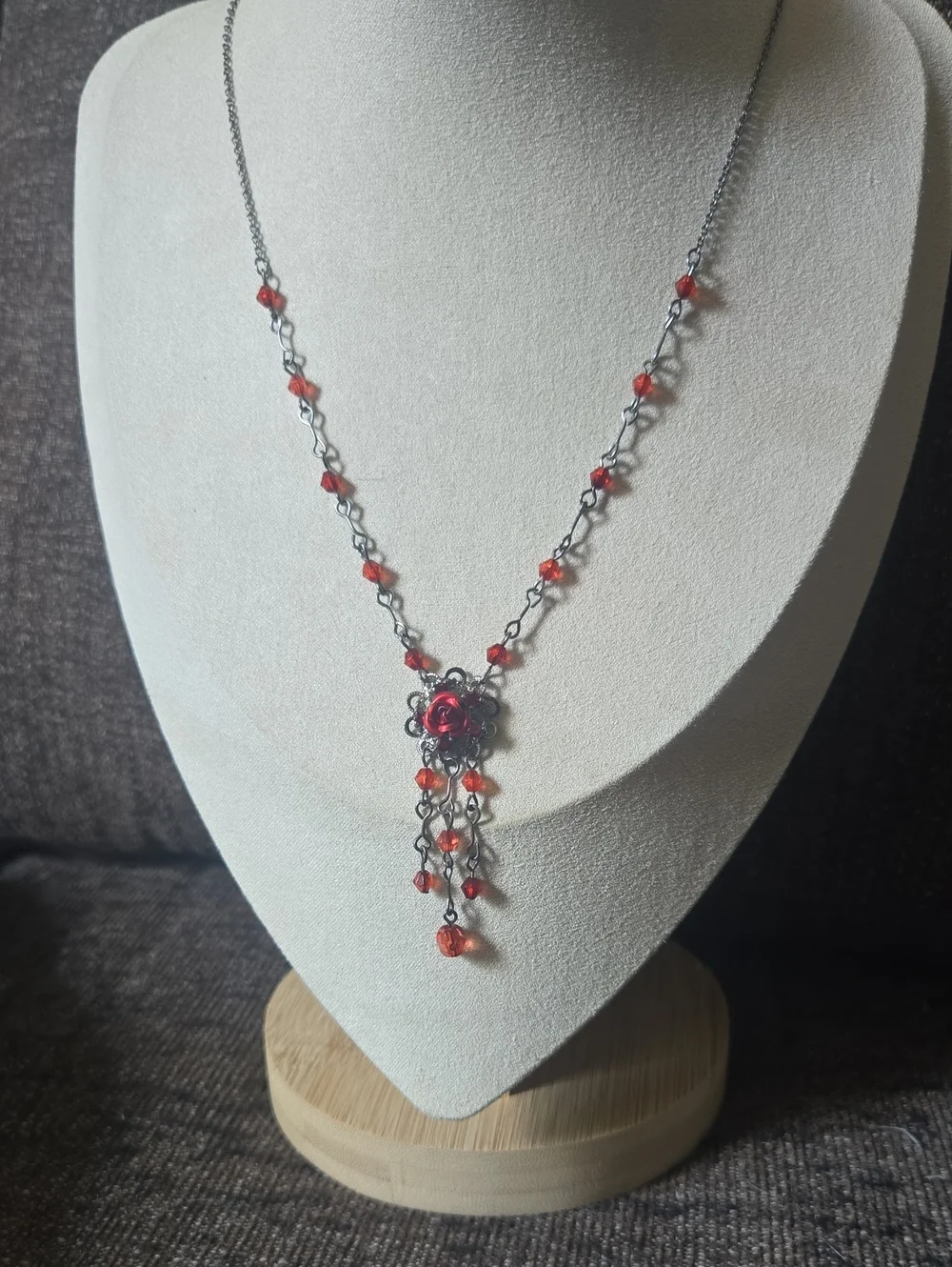 Vintage Victorian Red Crystal Flower Drop Necklace - In Gunmetal 💫